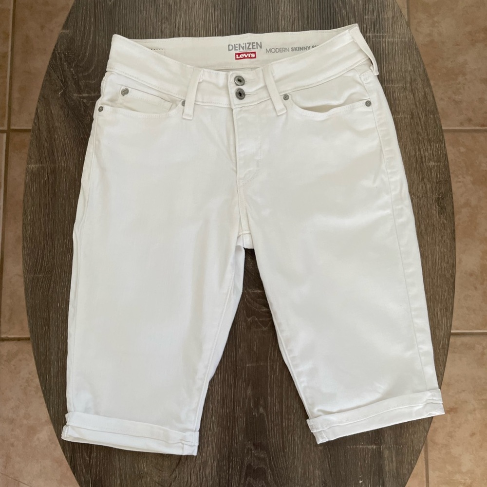 Denizen from Levi's White Bermuda Jean Shorts Sz. 6